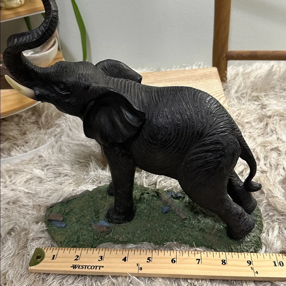 Lenox Spirit Of The Savanna Elephant Rumble Trunk Up Elephant Resin Figure Decor